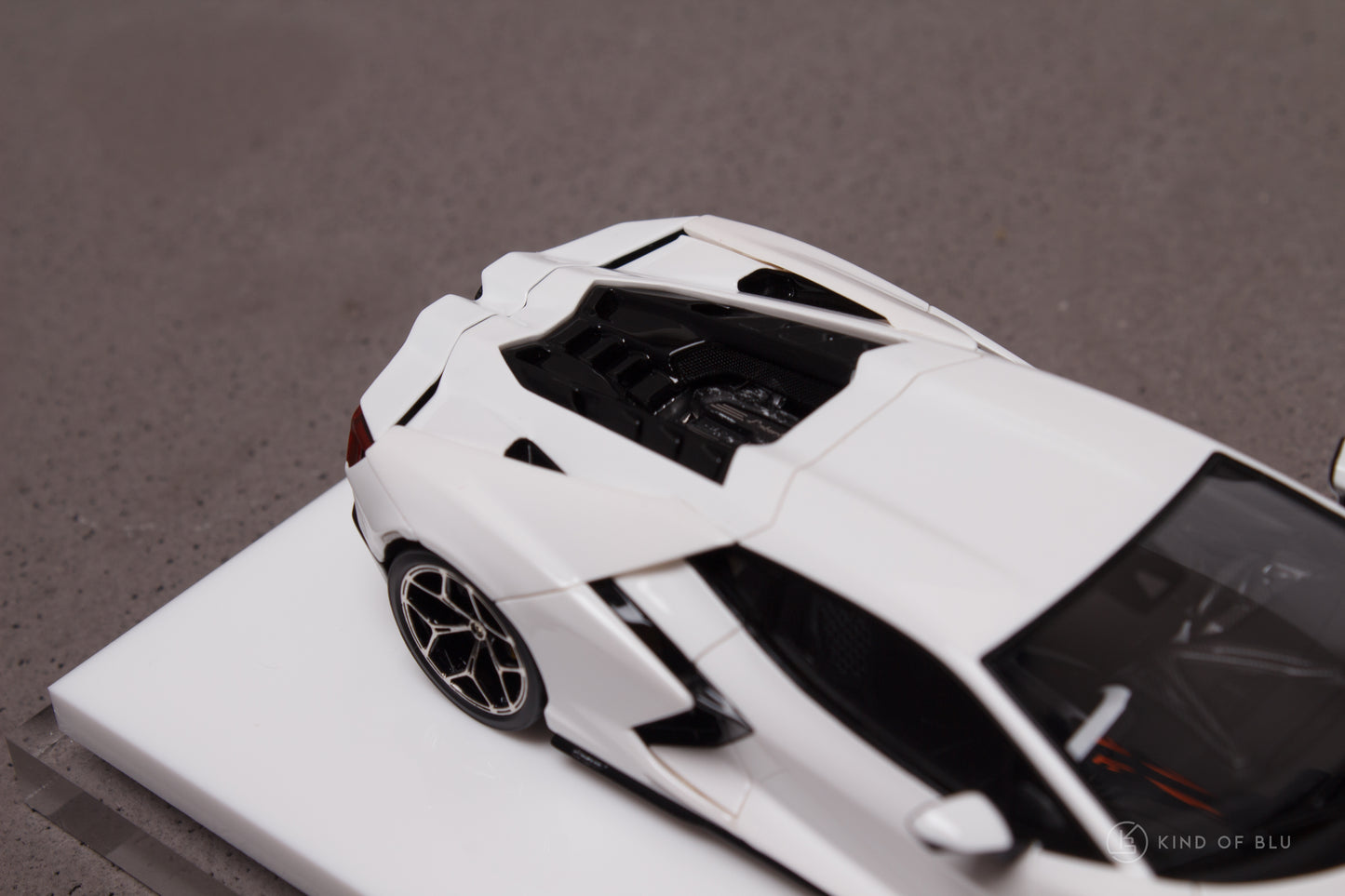 Lamborghini Revuelto 2024 (ALTANERO Wheel)  in Bianco Monocerus — em739b 12