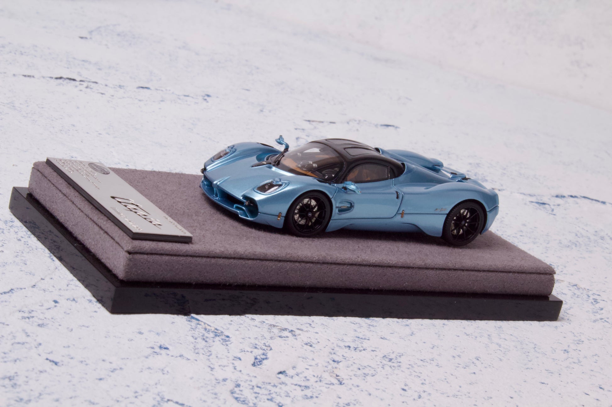 Pagani Utopia in Azzurro Sardegna — 01