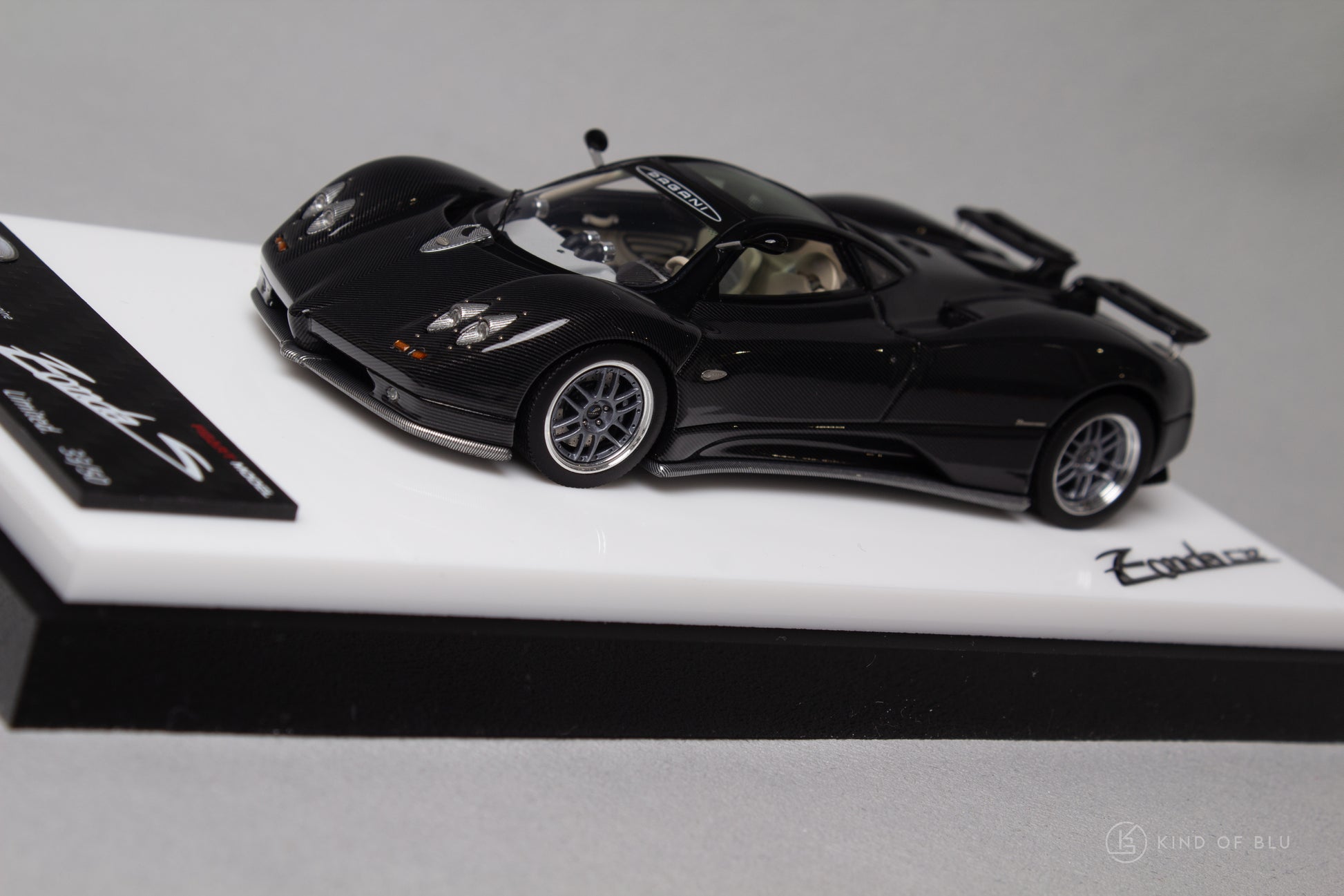 Pagani Zonda C12S in Full Black Carbon - lg430003g 7