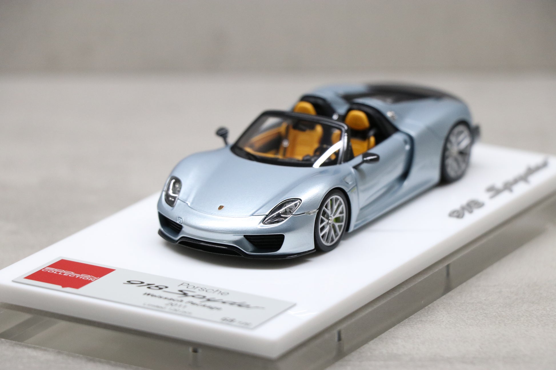 Porsche 918 Spyder weissach package 2011 in Liquid Metal Chrome Blue — 05