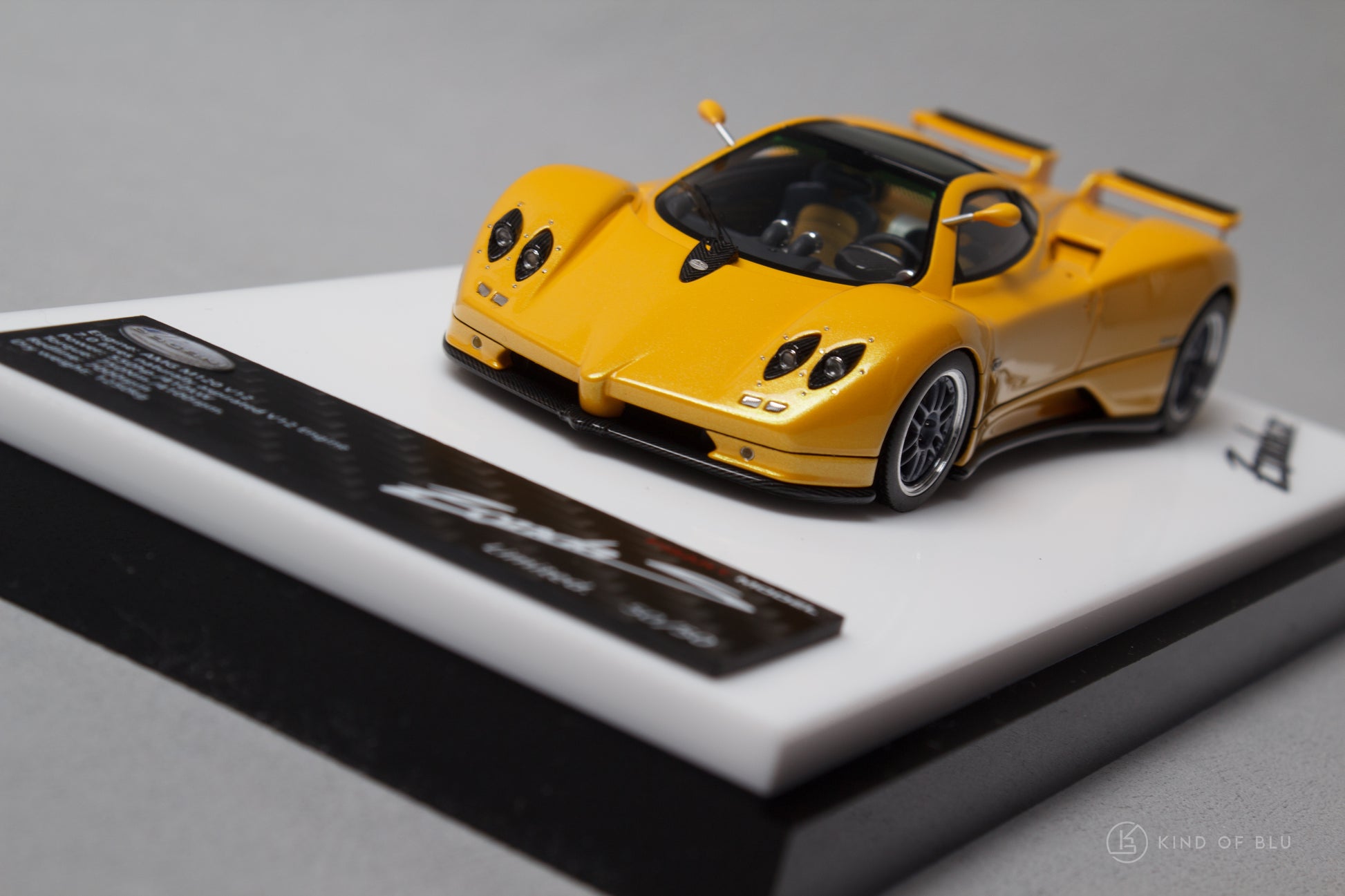 Pagani Zonda C12S in Giallo Ginevra - lg430003b 6