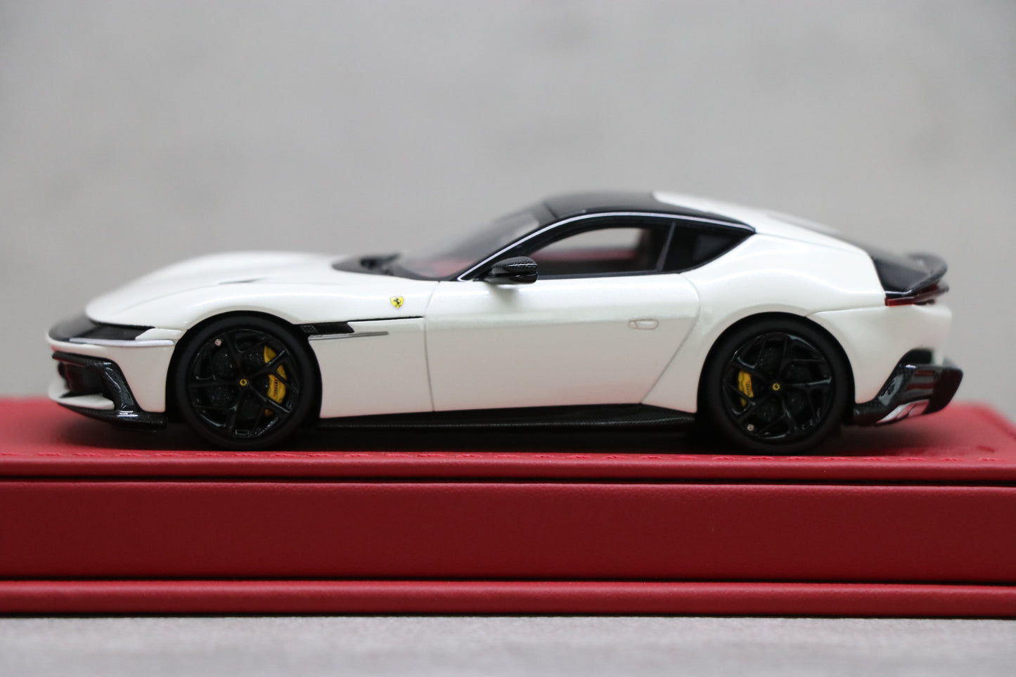 Ferrari 12 Cilindri in Bianco Italia - 2