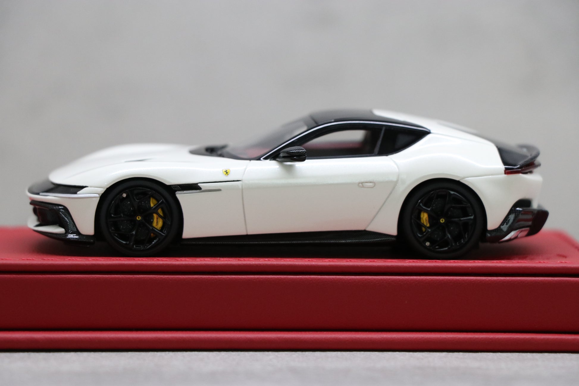 Ferrari 12 Cilindri in Bianco Italia - 2