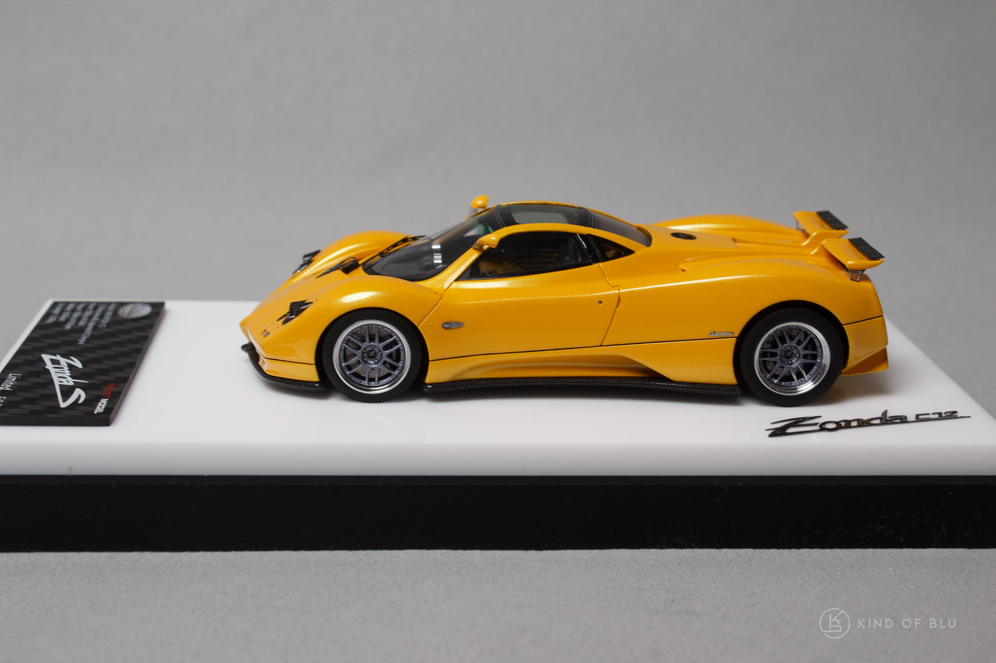 Pagani Zonda C12S in Giallo Ginevra - lg430003b 2