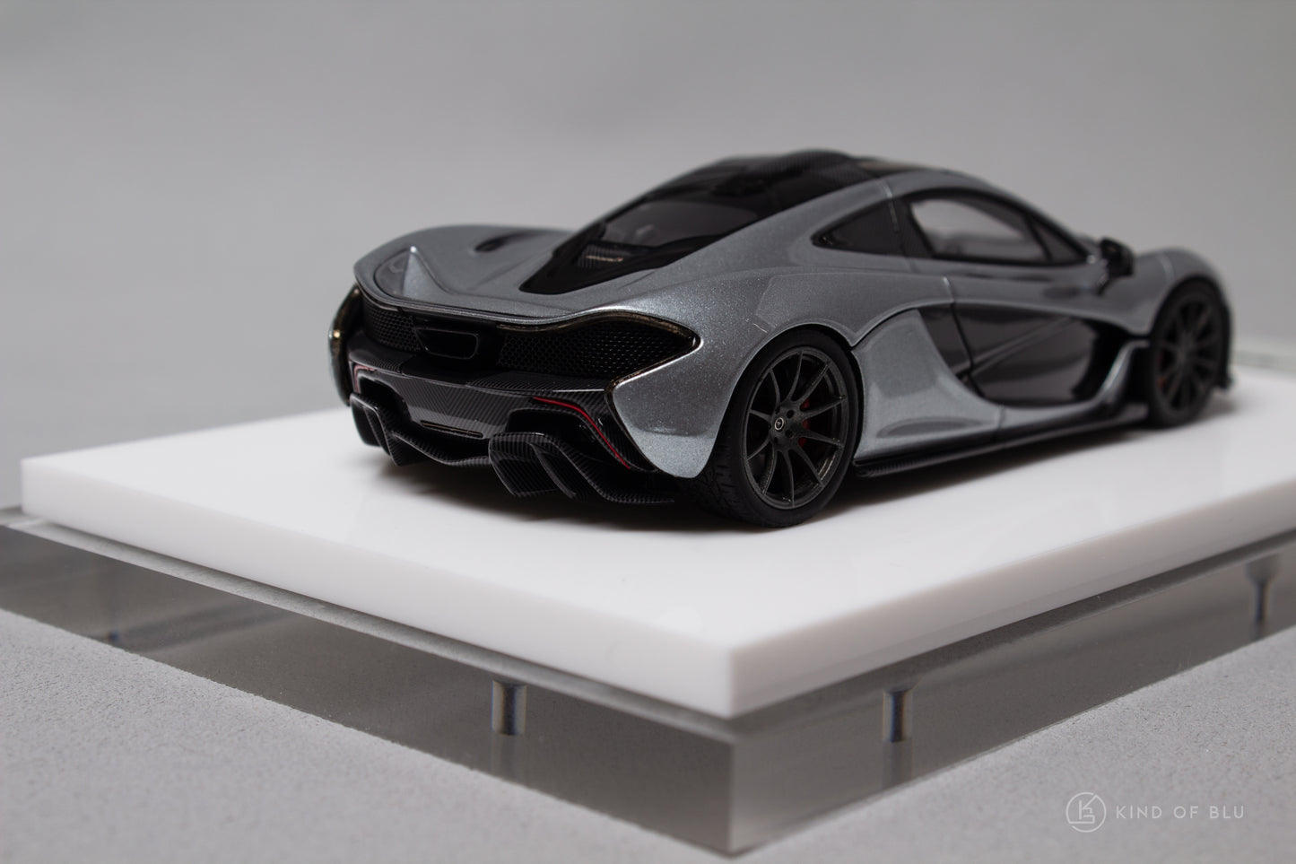 McLaren P1 2013 in Ice Silver Metallic - em741e 4