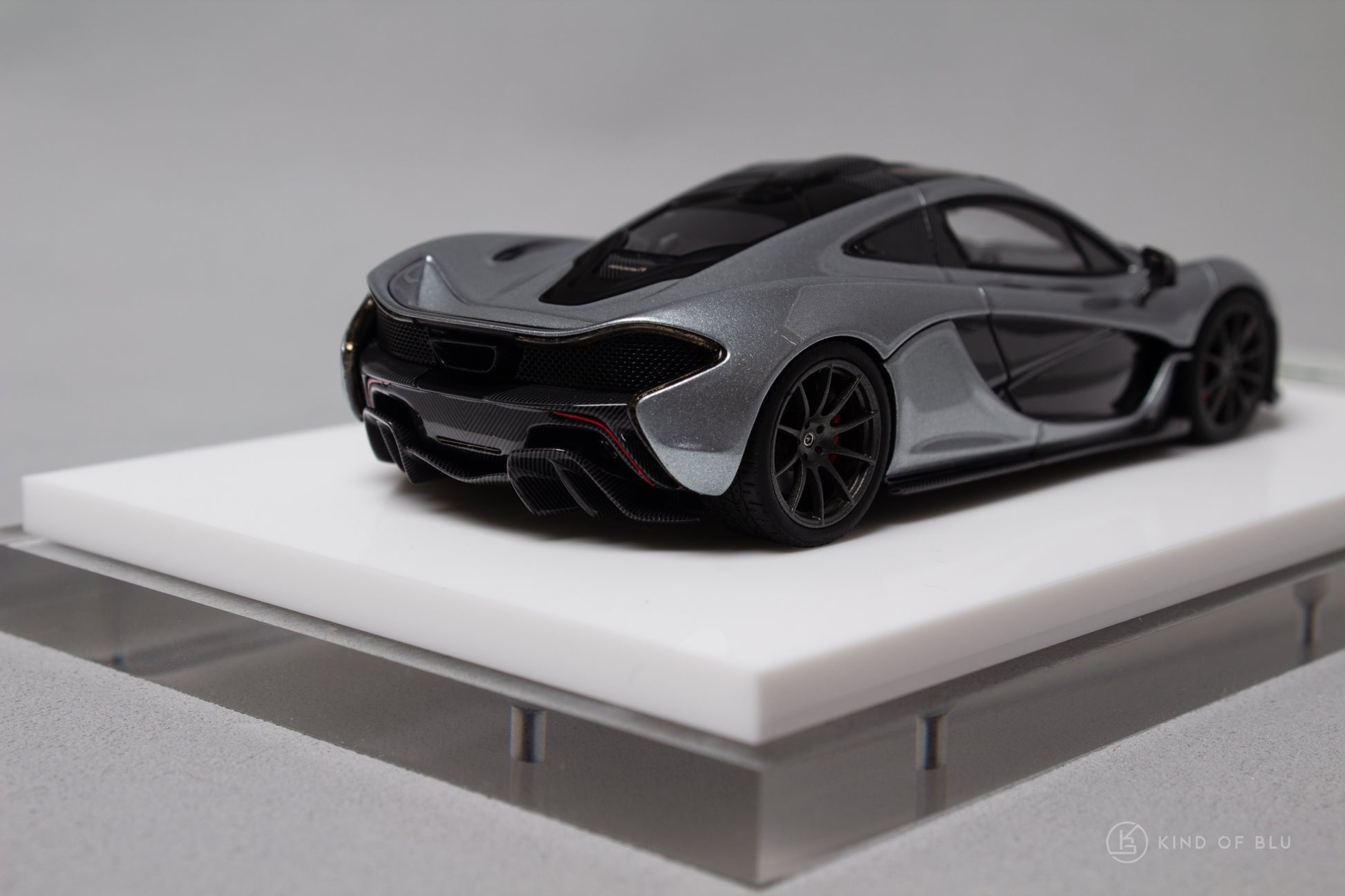 McLaren P1 2013 in Ice Silver Metallic - em741e 4