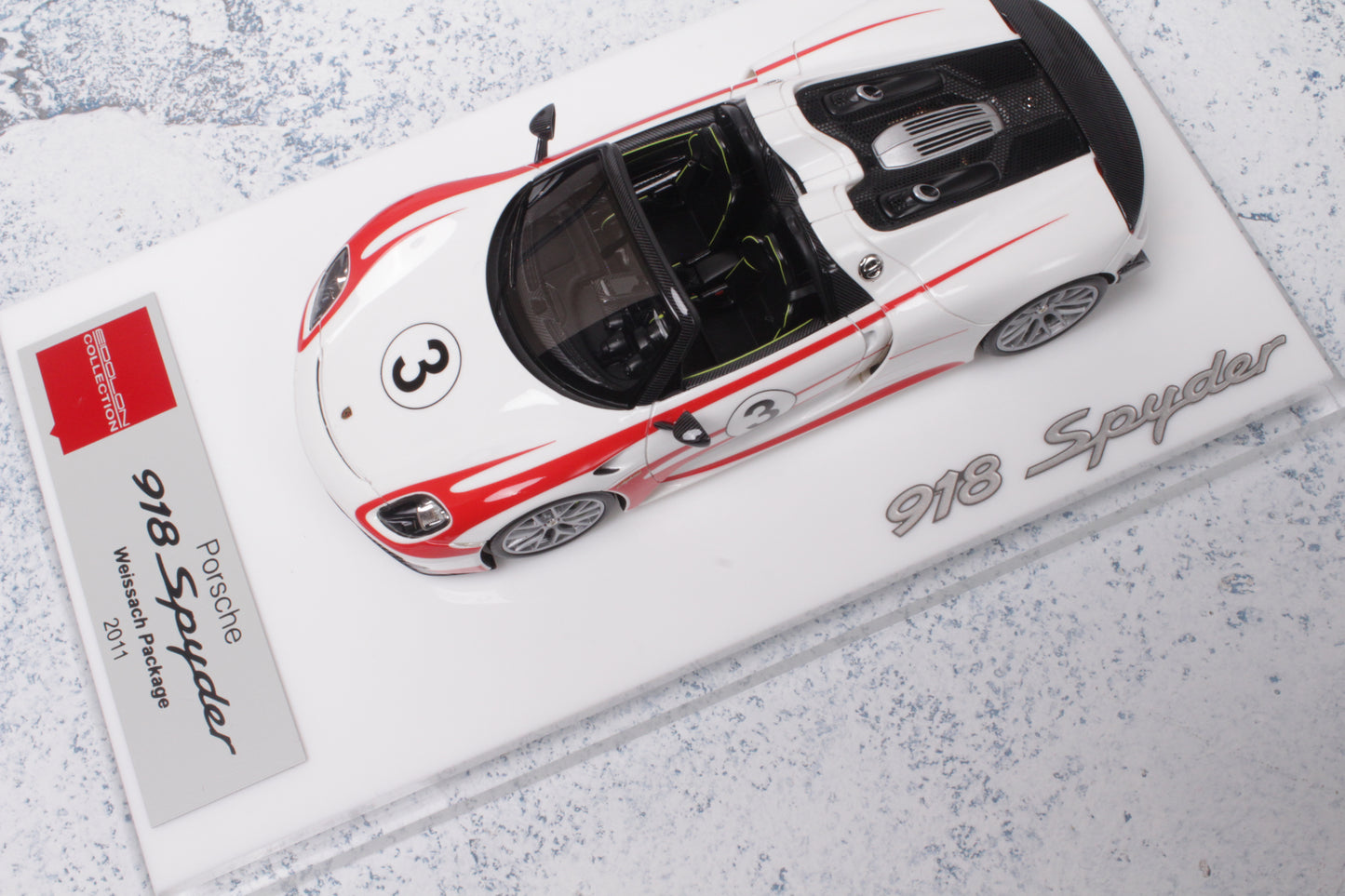 Porsche 918 Spyder weissach package 2011 in White Ã Red Salzburg Stripe — 01