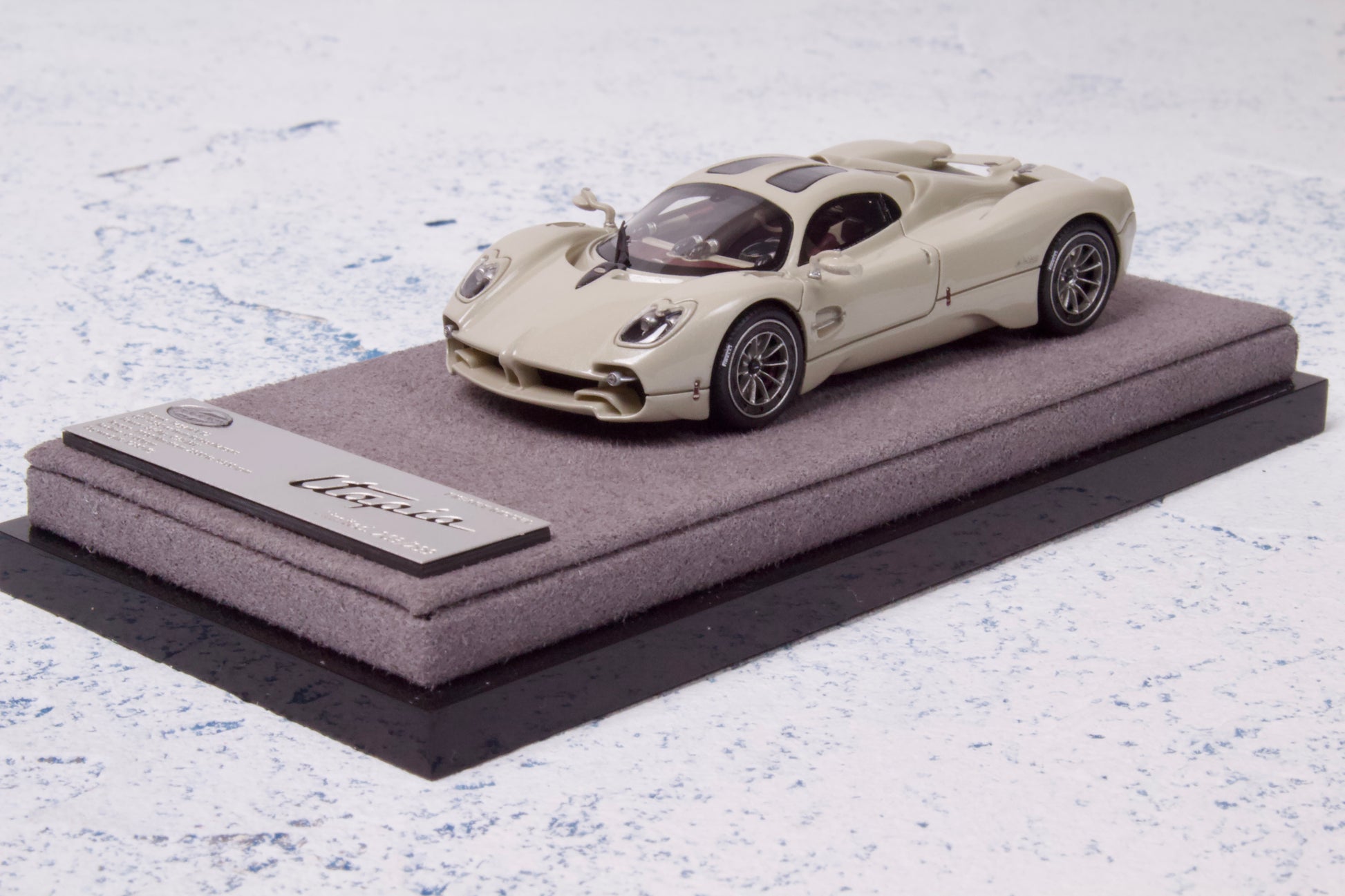 Pagani Utopia in Grigio Rinascimento — 04