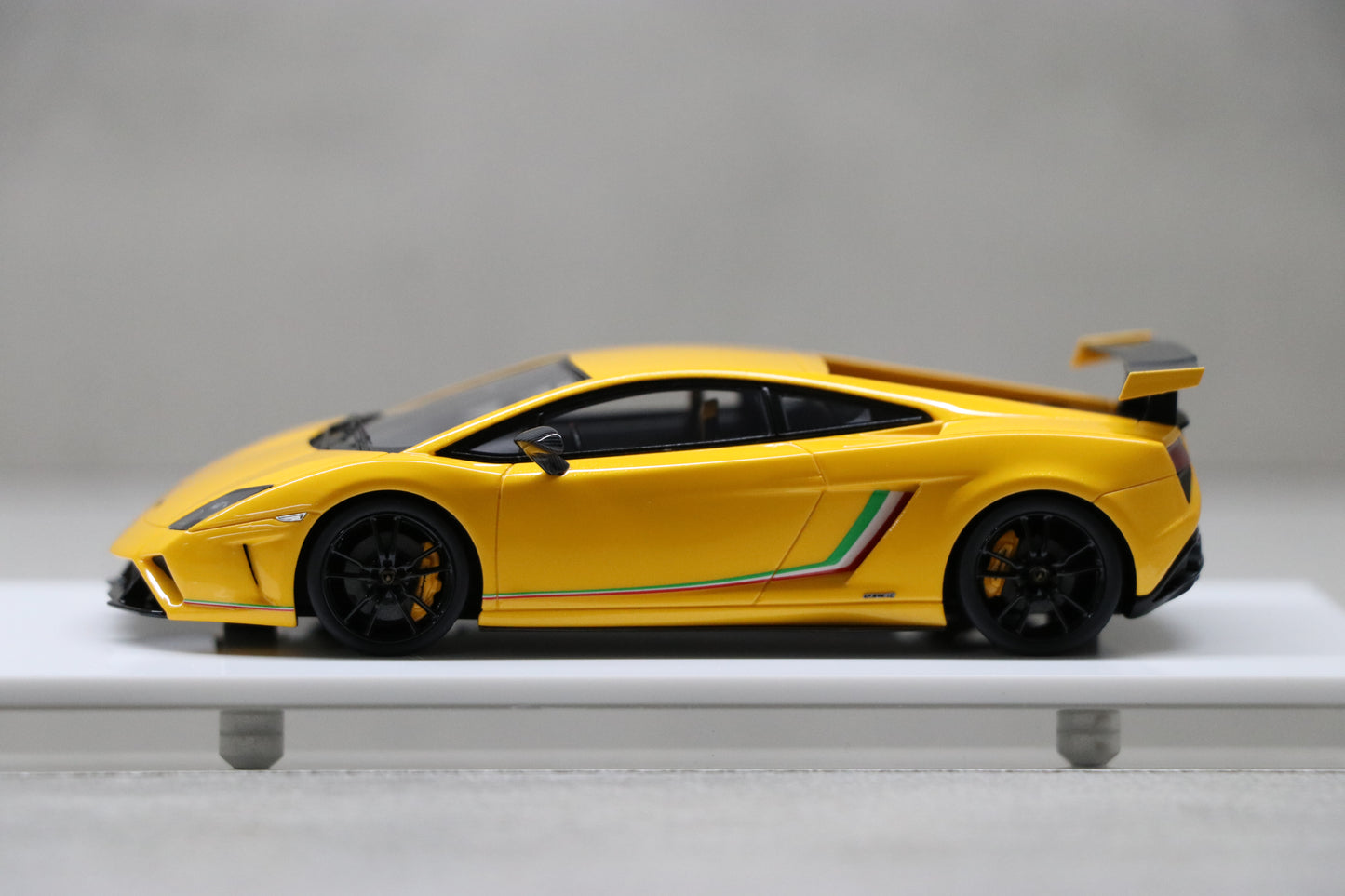 Lamborghini Gallardo LP570-4 Squadra Corse 2014 in Giallo Midas — 02
