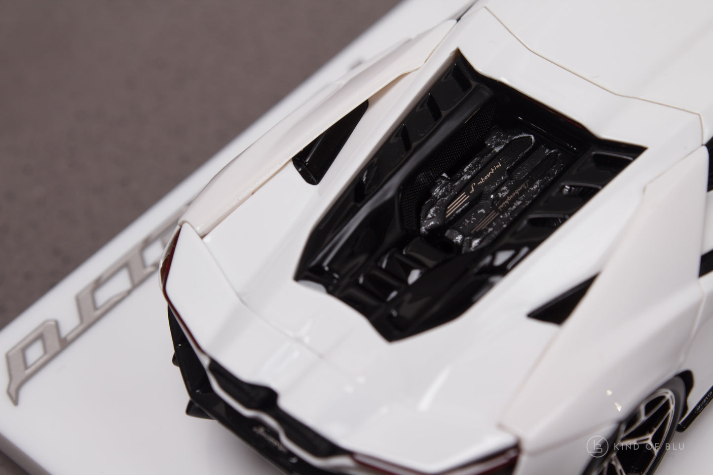 Lamborghini Revuelto 2024 (ALTANERO Wheel)  in Bianco Monocerus — em739b 10