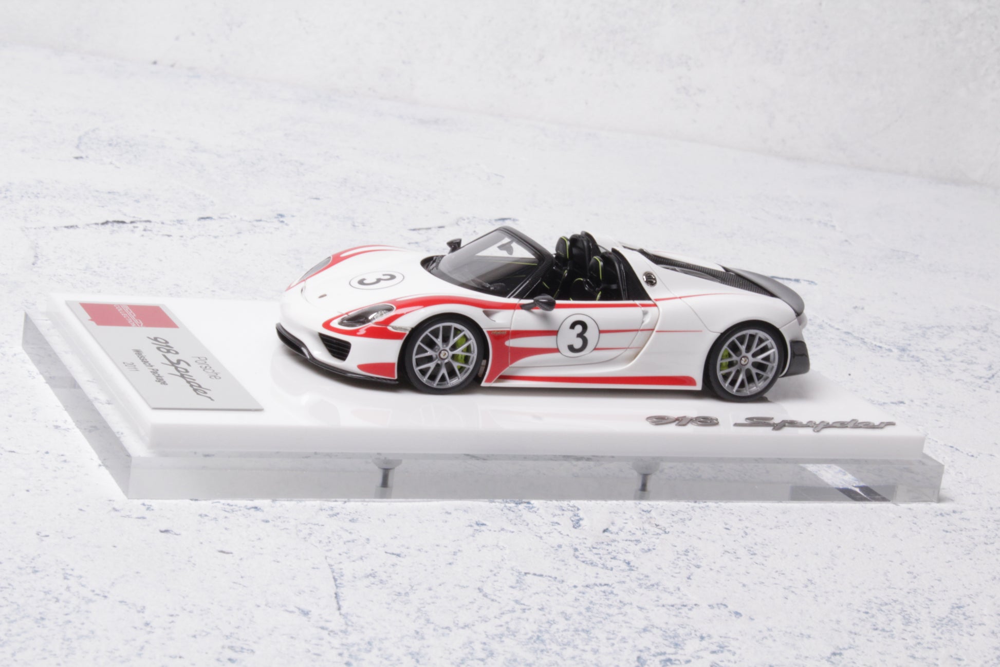 Porsche 918 Spyder weissach package 2011 in White Ã Red Salzburg Stripe — 04