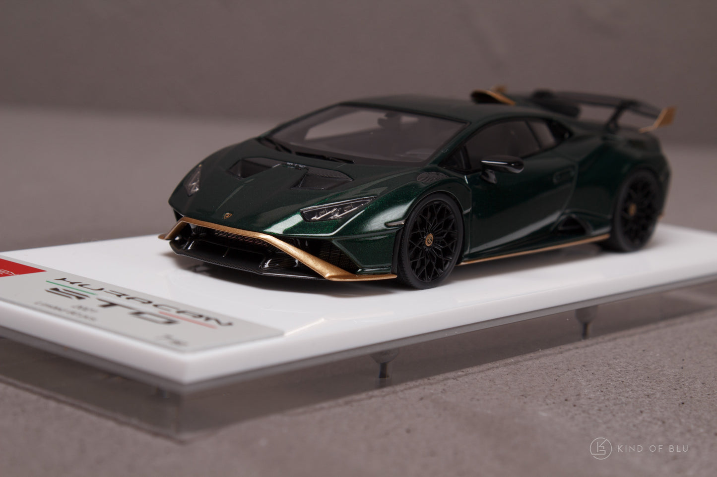 Lamborghini Huracan STO 2021 in Verde Hydra / Gold — em787d 4