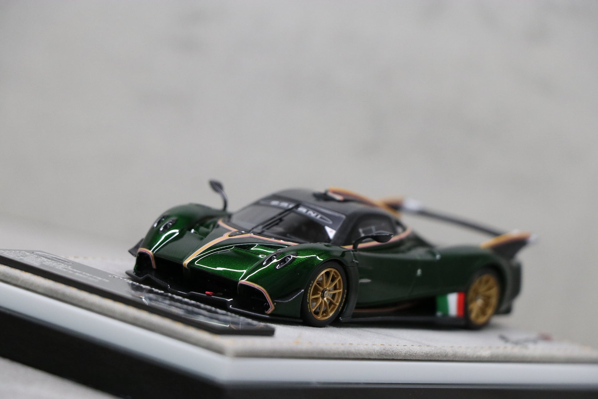 Pagani Huayra R in Transparent Verde Smeraldo — 05