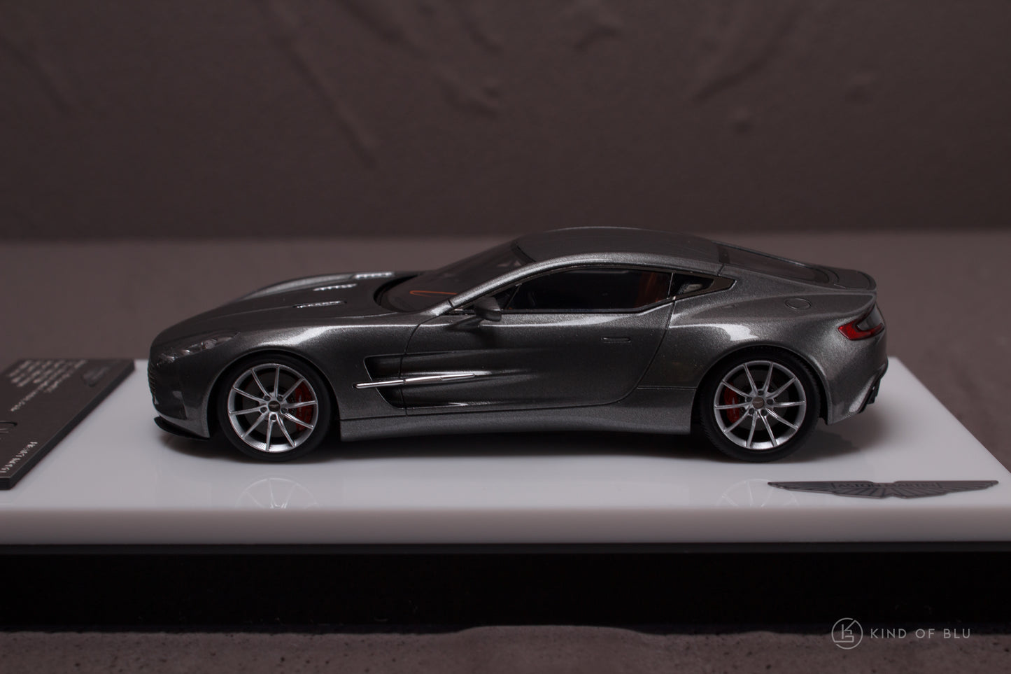 Aston Martin One-77  in Spirit Grey — e 2