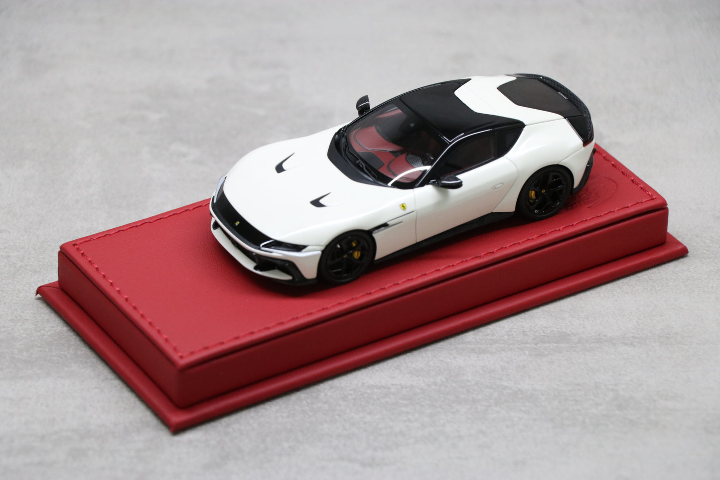 Ferrari 12 Cilindri in Bianco Italia - 3