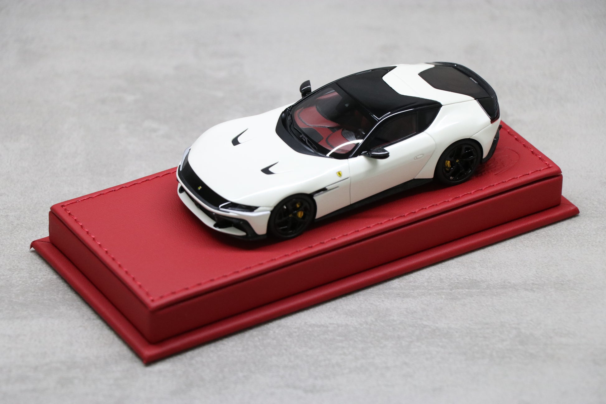 Ferrari 12 Cilindri in Bianco Italia - 3
