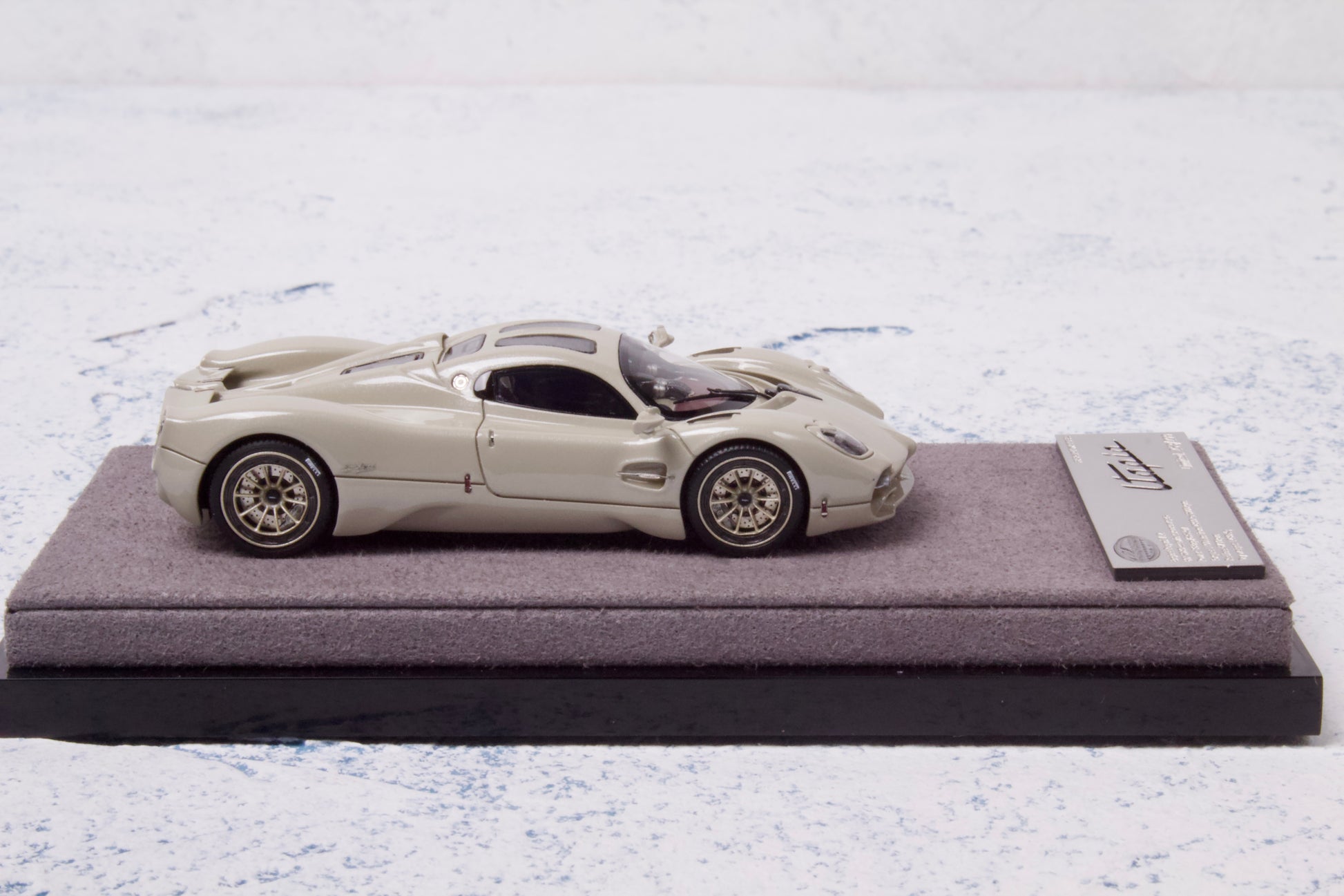 Pagani Utopia in Grigio Rinascimento — 03