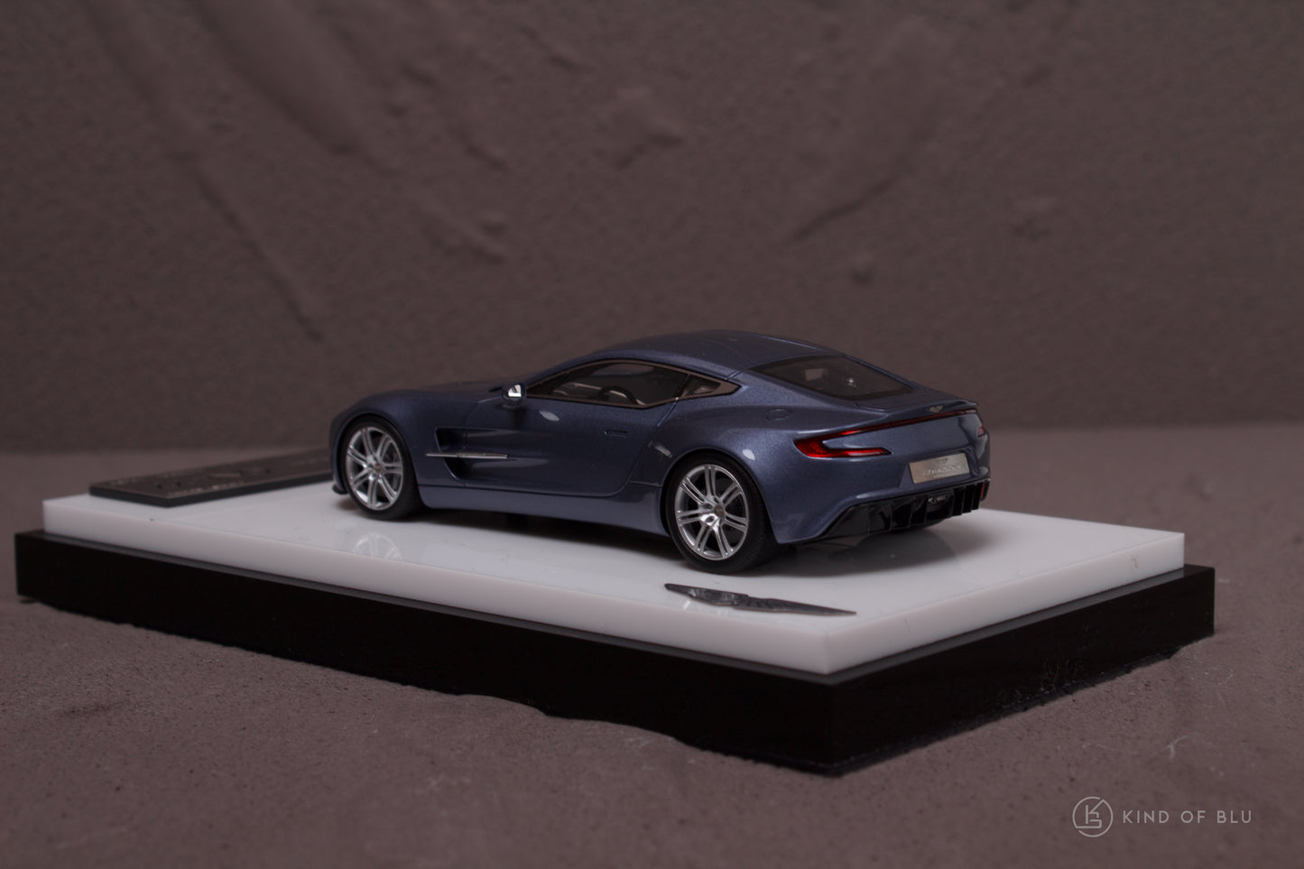 Aston Martin One-77  in Villa d'Este Blue — a 4