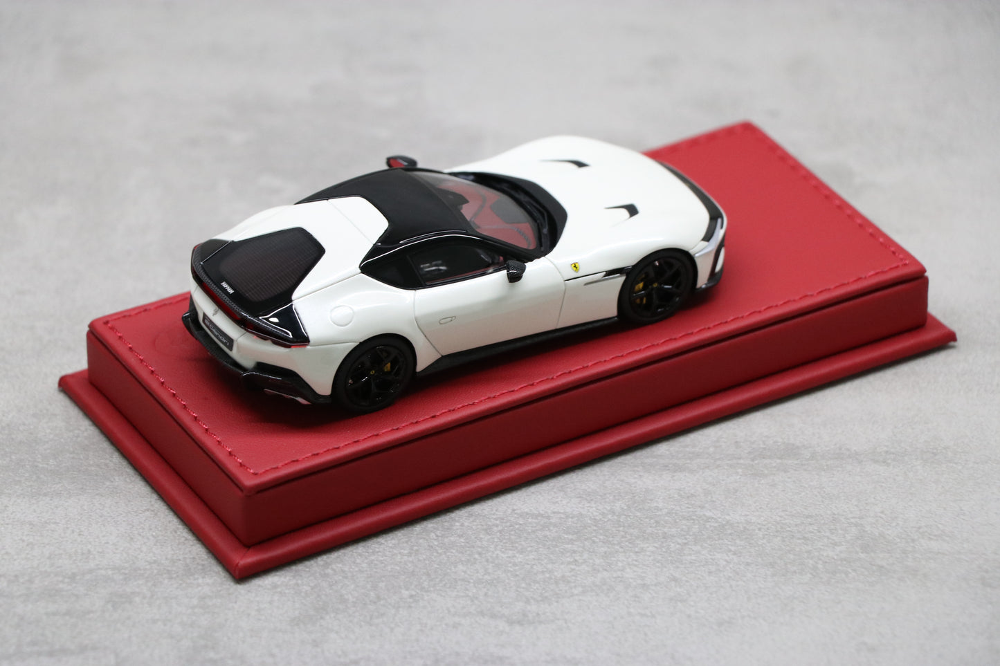 Ferrari 12 Cilindri in Bianco Italia - 4