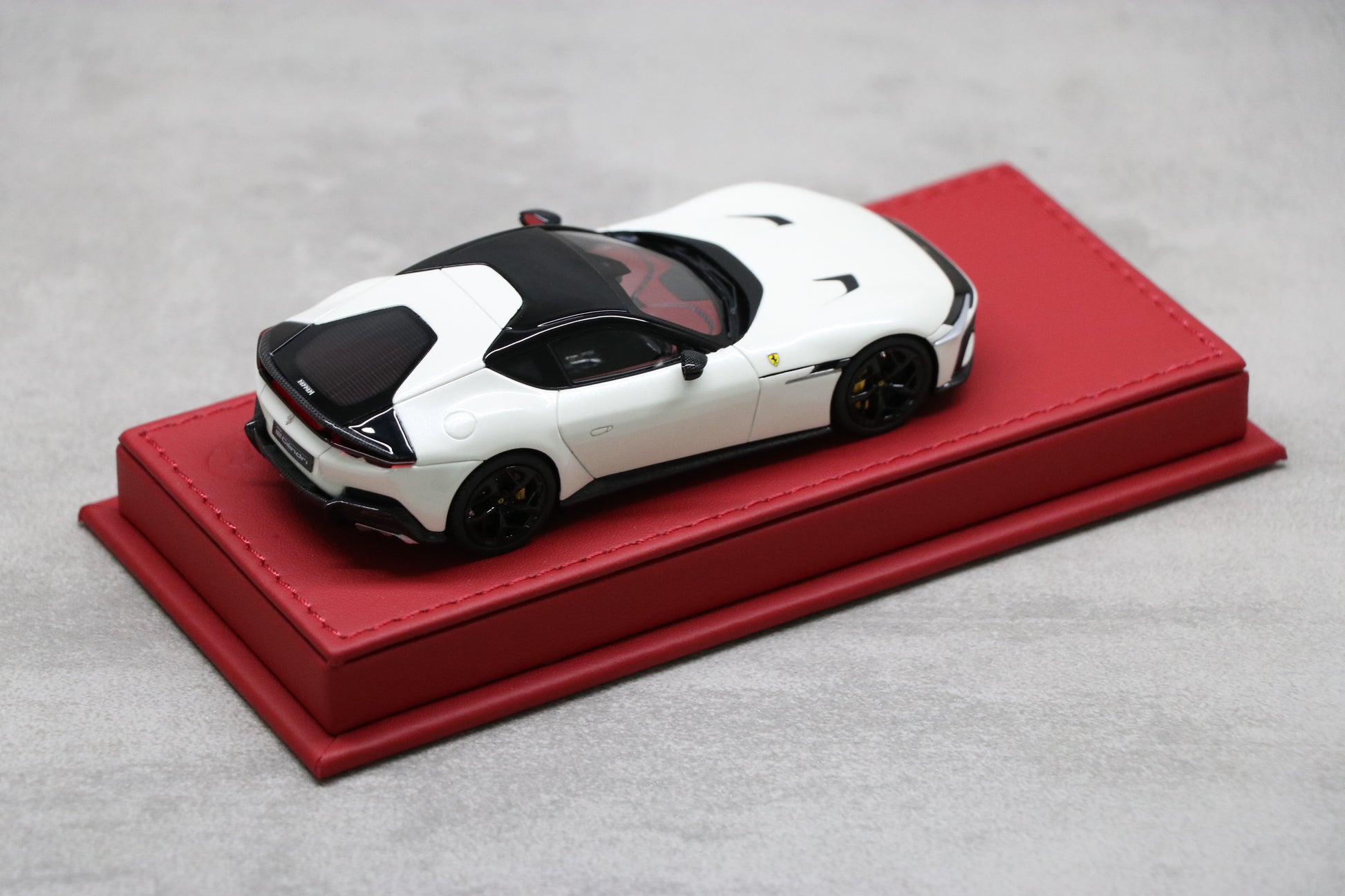 Ferrari 12 Cilindri in Bianco Italia - 4