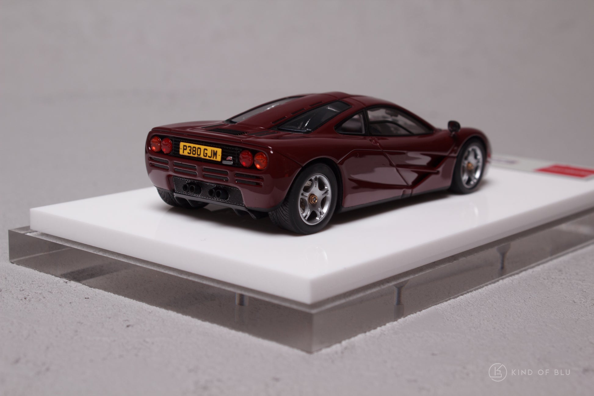 McLaren F1 Roadcar 1994 in Dark Burgundy - em748g 4