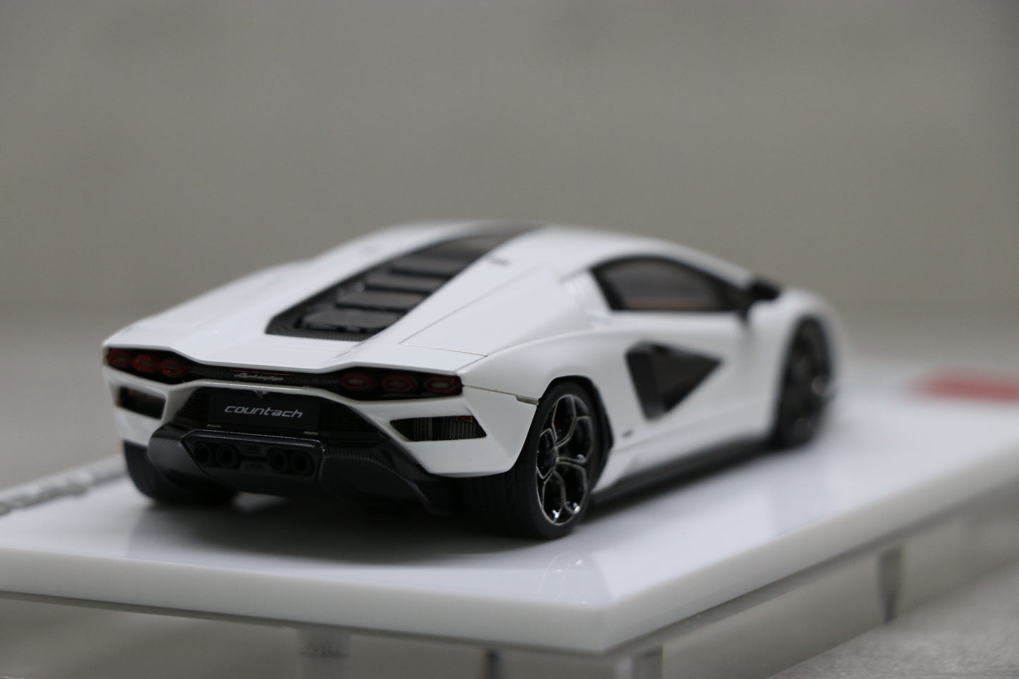 Make Up Eidolon Lamborghini Countach LPI 800-4 2022 in Pearl White