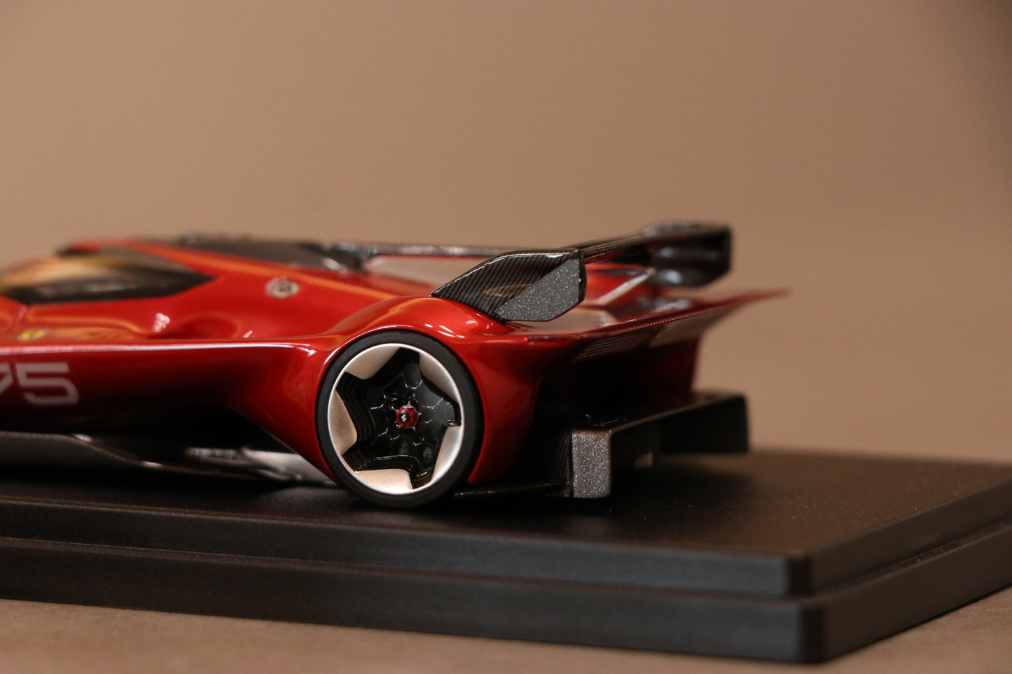 Ferrari Vision Gran Turismo 1:43 in Rosso Magma