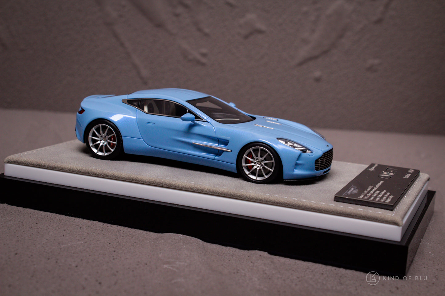 Aston Martin One-77  in in Lightning Silver & in Blue Moon Pearl