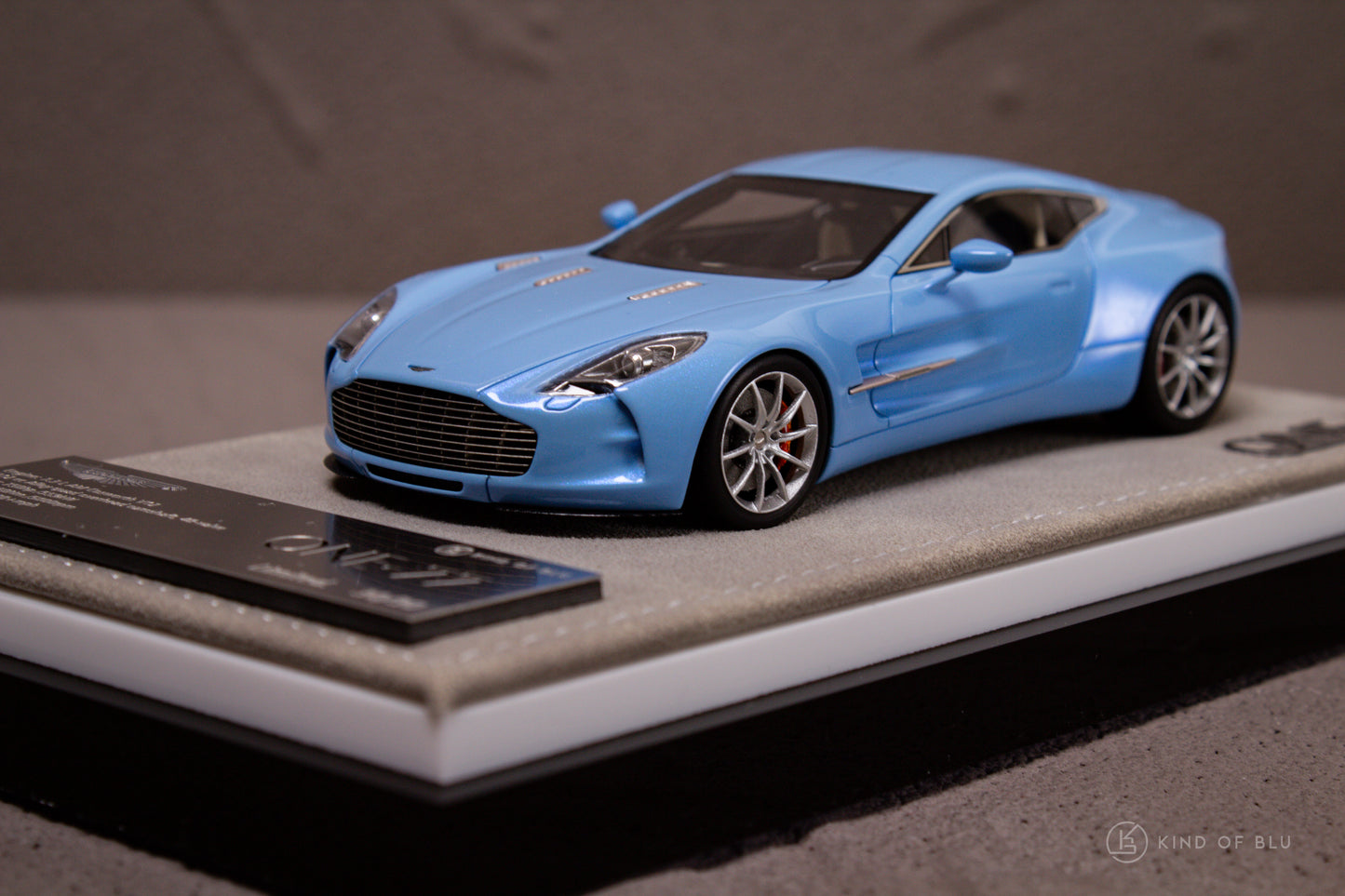 Aston Martin One-77  in in Lightning Silver & in Blue Moon Pearl