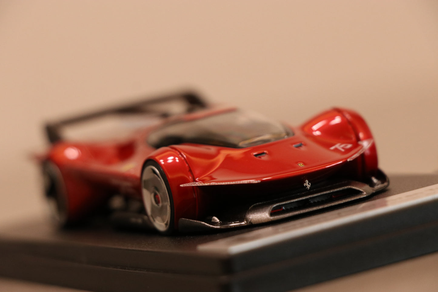 Ferrari Vision Gran Turismo 1:43 in Rosso Magma